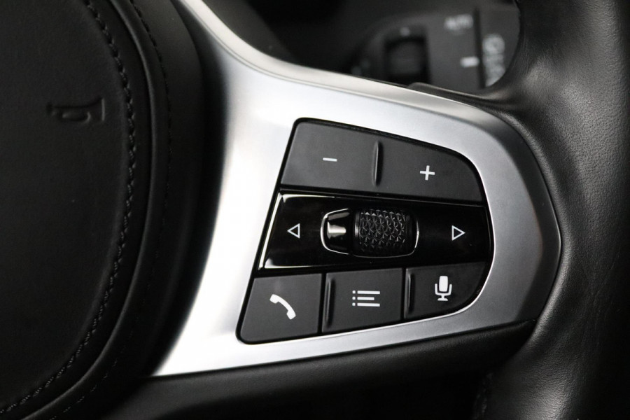 BMW 1-serie 118i Executive Edition M-Sport (M-PAKKET, ADAPTIVE CRUISE, CAMERA, CARPLAY, DEALER ONDERHOUDEN)