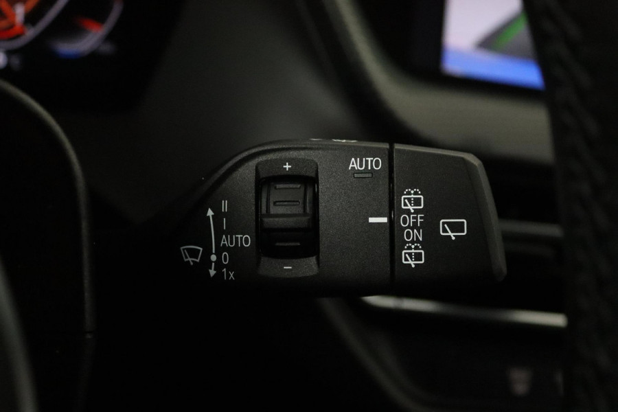 BMW 1-serie 118i Executive Edition M-Sport (M-PAKKET, ADAPTIVE CRUISE, CAMERA, CARPLAY, DEALER ONDERHOUDEN)