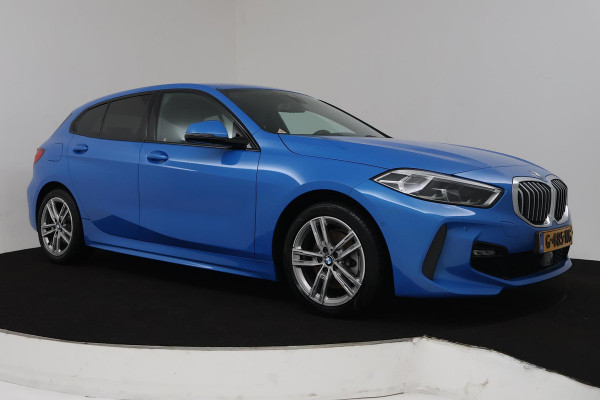 BMW 1-serie 118i Executive Edition M-Sport (M-PAKKET, ADAPTIVE CRUISE, CAMERA, CARPLAY, DEALER ONDERHOUDEN)