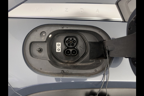 Mazda MX-30 e-SkyActiv 145 First Edition 36 kWh {SOH-92%} (INCL-BTW) Aut.*LEATHER-MICROFIBRE | FULL-LED | NAVI-FULLMAP | KEYLESS | BLIND-SPOT |  ADAPTIVE-CRUISE | HEAD-UP | CAMERA | DIGI-COCKPIT | MEMORY-PACK | SHIFT-PADDLES | 18"ALU*