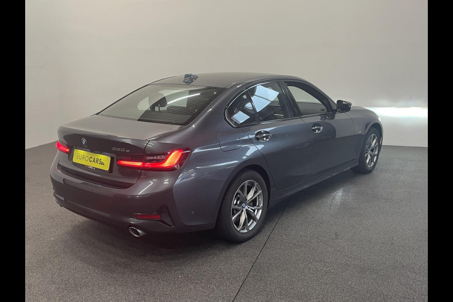 BMW 3-serie 330e Sport Line 292 pk Aut Airco ECC Cruise Control Stoelverwarming Live Cockpit Pro PDC VA + Camera Full LED