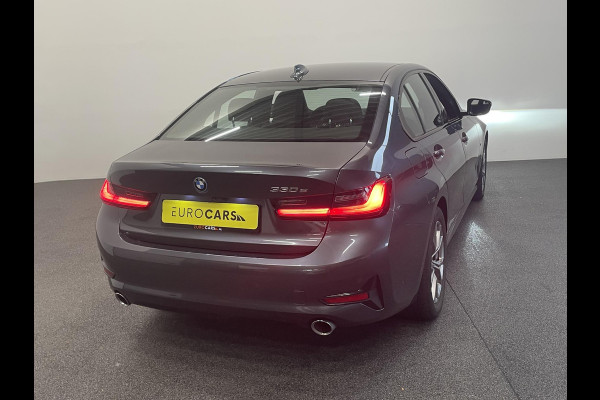 BMW 3-serie 330e Sport Line 292 pk Aut Airco ECC Cruise Control Stoelverwarming Live Cockpit Pro PDC VA + Camera Full LED