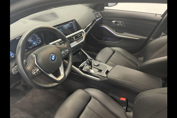 BMW 3-serie 330e Sport Line 292 pk Aut Airco ECC Cruise Control Stoelverwarming Live Cockpit Pro PDC VA + Camera Full LED