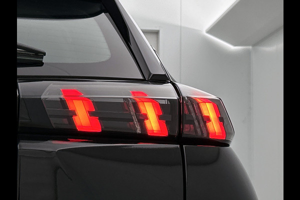 Peugeot 2008 1.5 HDi Blue Active / Trekhaak / Airco-ecc./ Camera / Navigatie / Radio multimedia / Apk 12-2026