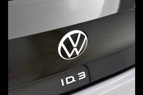 Volkswagen ID.3 First Plus 58 kWh / Trekhaak / Pdc.+Camera / Airco-ecc./ Navigatie / Xenon / Stoelverwarming / Apk 11-2026