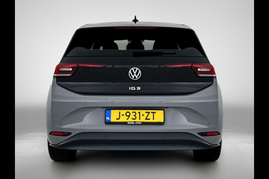 Volkswagen ID.3 First Plus 58 kWh / Trekhaak / Pdc.+Camera / Airco-ecc./ Navigatie / Xenon / Stoelverwarming / Apk 11-2026