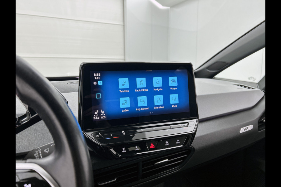 Volkswagen ID.3 First Plus 58 kWh / Trekhaak / Pdc.+Camera / Airco-ecc./ Navigatie / Xenon / Stoelverwarming / Apk 11-2026