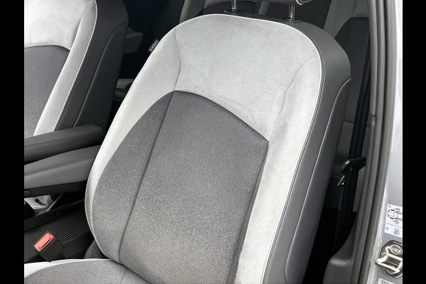 Volkswagen ID.3 First Plus 58 kWh / Trekhaak / Pdc.+Camera / Airco-ecc./ Navigatie / Xenon / Stoelverwarming / Apk 11-2026