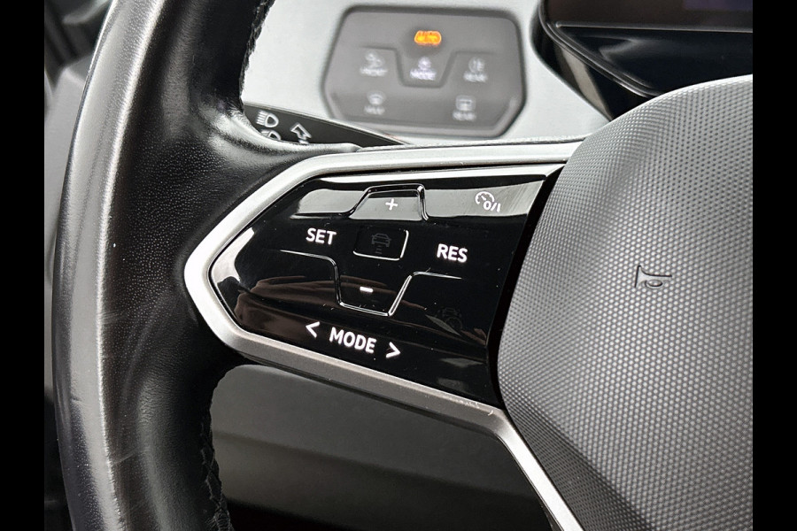 Volkswagen ID.3 First Plus 58 kWh / Trekhaak / Pdc.+Camera / Airco-ecc./ Navigatie / Xenon / Stoelverwarming / Apk 11-2026