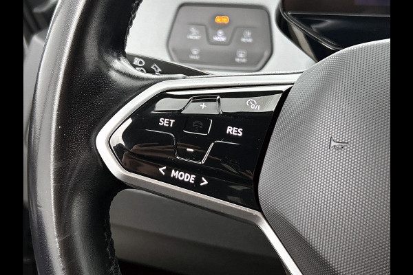 Volkswagen ID.3 First Plus 58 kWh / Trekhaak / Pdc.+Camera / Airco-ecc./ Navigatie / Xenon / Stoelverwarming / Apk 11-2026