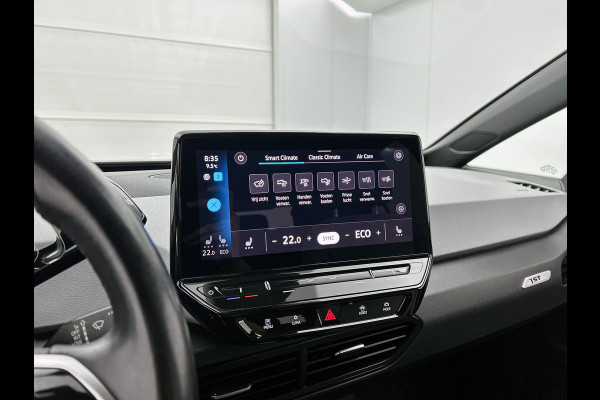 Volkswagen ID.3 First Plus 58 kWh / Trekhaak / Pdc.+Camera / Airco-ecc./ Navigatie / Xenon / Stoelverwarming / Apk 11-2026
