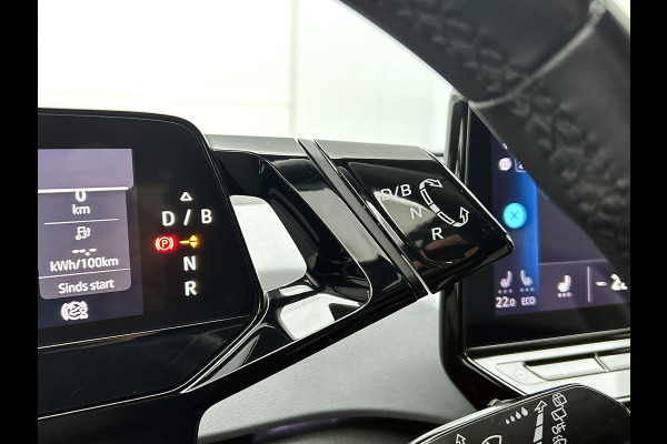 Volkswagen ID.3 First Plus 58 kWh / Trekhaak / Pdc.+Camera / Airco-ecc./ Navigatie / Xenon / Stoelverwarming / Apk 11-2026