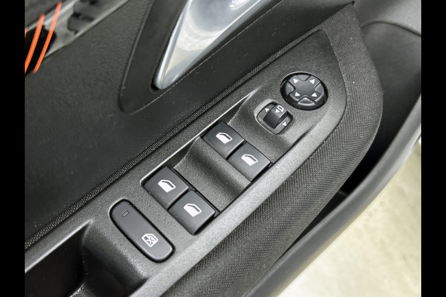 Peugeot 208 1.5 HDi 103PK Blue Active / 5Drs / Airco / Navigatie / Lm.velgen / Pdc / Apk nieuw