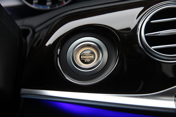 Mercedes-Benz S-Klasse 650 Maybach | Chauffeur | Entertainment | Pano