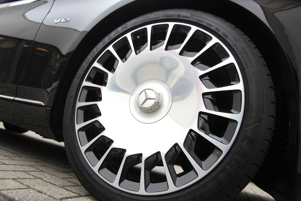 Mercedes-Benz S-Klasse 650 Maybach | Chauffeur | Entertainment | Pano
