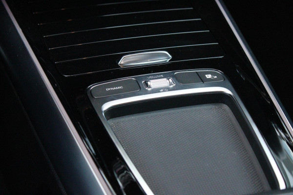 Mercedes-Benz GLA 250 e AMG LINE "NIEUW MODEL!" | PANORAMISCH SCHUIF/KANTEL DAK | ELEKTRISCH BEDIENBARE VOORSTOELEN MET GEHEUGENFUNCTIE EN "ZITKINEMATICA" | DRAADLOZE APPLE CARPLAY/ANDROID AUTO | NIGHT PAKKET: DAKRELING ZWART, ZIJRUITEN EN ACHTERRUITEN ZWART, LICHTMETALEN VELGEN 19" ZWART | HEAD UP DISPLAY | REALITY-NAVIGATIE  | 360° CAMERA | MULTI BEAM LED KOPLAMPEN | DODEHOEK DETECTIE | ADAPTIVE CRUISE CONTROL | KEYLESS GO | SFEER VERLICHTING | ELEKTRISCH BEDIENBARE ACHTERKLEP | DRAADLOZE TELEFOONLADER |