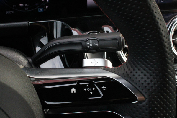 Mercedes-Benz GLA 250 e AMG LINE "NIEUW MODEL!" | PANORAMISCH SCHUIF/KANTEL DAK | ELEKTRISCH BEDIENBARE VOORSTOELEN MET GEHEUGENFUNCTIE EN "ZITKINEMATICA" | DRAADLOZE APPLE CARPLAY/ANDROID AUTO | NIGHT PAKKET: DAKRELING ZWART, ZIJRUITEN EN ACHTERRUITEN ZWART, LICHTMETALEN VELGEN 19" ZWART | HEAD UP DISPLAY | REALITY-NAVIGATIE  | 360° CAMERA | MULTI BEAM LED KOPLAMPEN | DODEHOEK DETECTIE | ADAPTIVE CRUISE CONTROL | KEYLESS GO | SFEER VERLICHTING | ELEKTRISCH BEDIENBARE ACHTERKLEP | DRAADLOZE TELEFOONLADER |