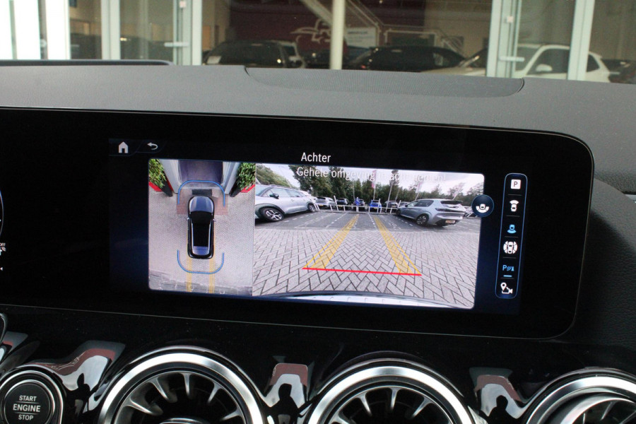 Mercedes-Benz GLA 250 e AMG LINE "NIEUW MODEL!" | PANORAMISCH SCHUIF/KANTEL DAK | ELEKTRISCH BEDIENBARE VOORSTOELEN MET GEHEUGENFUNCTIE EN "ZITKINEMATICA" | DRAADLOZE APPLE CARPLAY/ANDROID AUTO | NIGHT PAKKET: DAKRELING ZWART, ZIJRUITEN EN ACHTERRUITEN ZWART, LICHTMETALEN VELGEN 19" ZWART | HEAD UP DISPLAY | REALITY-NAVIGATIE  | 360° CAMERA | MULTI BEAM LED KOPLAMPEN | DODEHOEK DETECTIE | ADAPTIVE CRUISE CONTROL | KEYLESS GO | SFEER VERLICHTING | ELEKTRISCH BEDIENBARE ACHTERKLEP | DRAADLOZE TELEFOONLADER |