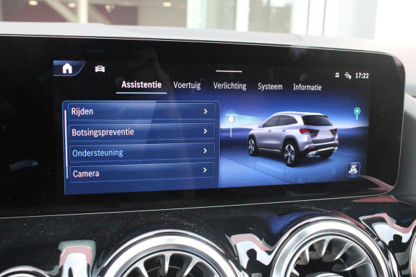 Mercedes-Benz GLA 250 e AMG LINE "NIEUW MODEL!" | PANORAMISCH SCHUIF/KANTEL DAK | ELEKTRISCH BEDIENBARE VOORSTOELEN MET GEHEUGENFUNCTIE EN "ZITKINEMATICA" | DRAADLOZE APPLE CARPLAY/ANDROID AUTO | NIGHT PAKKET: DAKRELING ZWART, ZIJRUITEN EN ACHTERRUITEN ZWART, LICHTMETALEN VELGEN 19" ZWART | HEAD UP DISPLAY | REALITY-NAVIGATIE  | 360° CAMERA | MULTI BEAM LED KOPLAMPEN | DODEHOEK DETECTIE | ADAPTIVE CRUISE CONTROL | KEYLESS GO | SFEER VERLICHTING | ELEKTRISCH BEDIENBARE ACHTERKLEP | DRAADLOZE TELEFOONLADER |