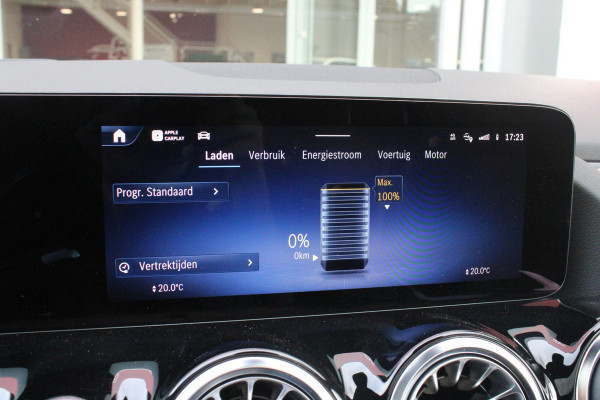 Mercedes-Benz GLA 250 e AMG LINE "NIEUW MODEL!" | PANORAMISCH SCHUIF/KANTEL DAK | ELEKTRISCH BEDIENBARE VOORSTOELEN MET GEHEUGENFUNCTIE EN "ZITKINEMATICA" | DRAADLOZE APPLE CARPLAY/ANDROID AUTO | NIGHT PAKKET: DAKRELING ZWART, ZIJRUITEN EN ACHTERRUITEN ZWART, LICHTMETALEN VELGEN 19" ZWART | HEAD UP DISPLAY | REALITY-NAVIGATIE  | 360° CAMERA | MULTI BEAM LED KOPLAMPEN | DODEHOEK DETECTIE | ADAPTIVE CRUISE CONTROL | KEYLESS GO | SFEER VERLICHTING | ELEKTRISCH BEDIENBARE ACHTERKLEP | DRAADLOZE TELEFOONLADER |