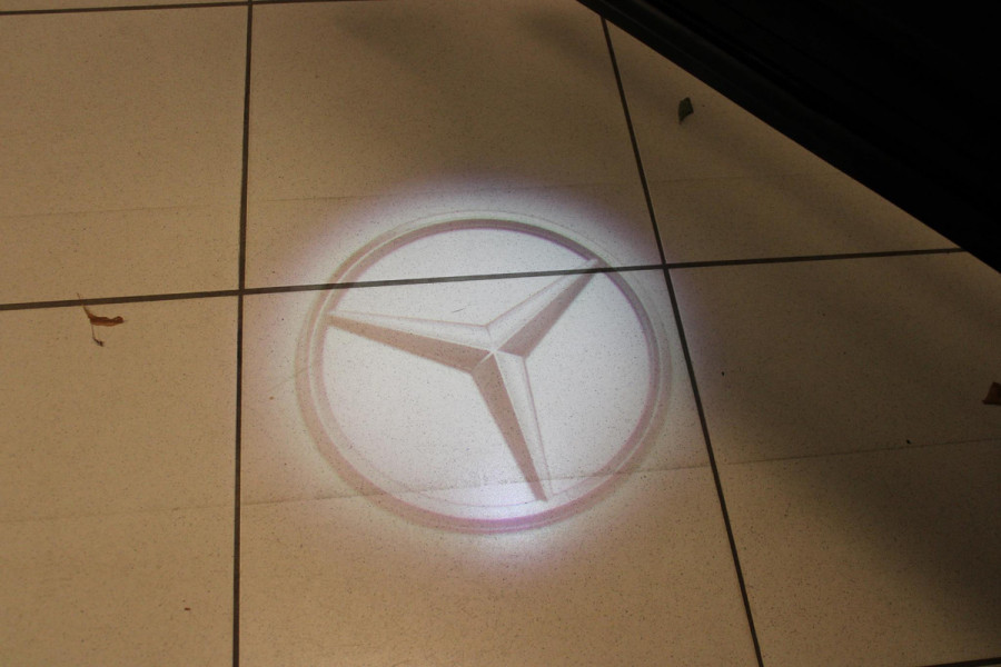 Mercedes-Benz GLA 250 e AMG LINE "NIEUW MODEL!" | PANORAMISCH SCHUIF/KANTEL DAK | ELEKTRISCH BEDIENBARE VOORSTOELEN MET GEHEUGENFUNCTIE EN "ZITKINEMATICA" | DRAADLOZE APPLE CARPLAY/ANDROID AUTO | NIGHT PAKKET: DAKRELING ZWART, ZIJRUITEN EN ACHTERRUITEN ZWART, LICHTMETALEN VELGEN 19" ZWART | HEAD UP DISPLAY | REALITY-NAVIGATIE  | 360° CAMERA | MULTI BEAM LED KOPLAMPEN | DODEHOEK DETECTIE | ADAPTIVE CRUISE CONTROL | KEYLESS GO | SFEER VERLICHTING | ELEKTRISCH BEDIENBARE ACHTERKLEP | DRAADLOZE TELEFOONLADER |