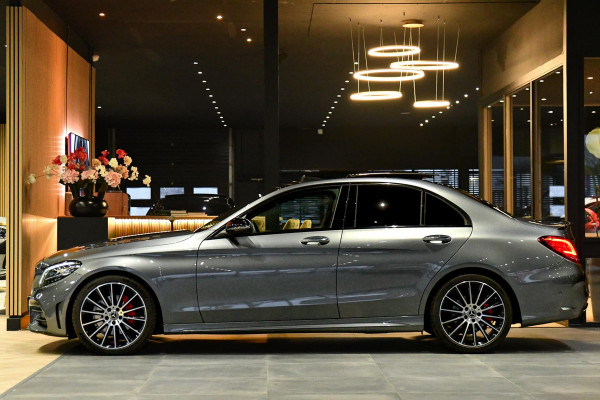 Mercedes-Benz C-Klasse 200 AMG Night ed. Pano, ACC, Keyless, Leder, Camera, Sfeer, Dodeh, CarPlay!