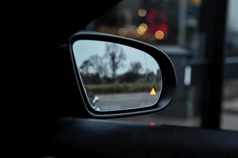 Mercedes-Benz C-Klasse 200 AMG Night ed. Pano, ACC, Keyless, Leder, Camera, Sfeer, Dodeh, CarPlay!