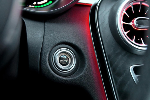 Mercedes-Benz C-Klasse 200 AMG Night ed. Pano, ACC, Keyless, Leder, Camera, Sfeer, Dodeh, CarPlay!
