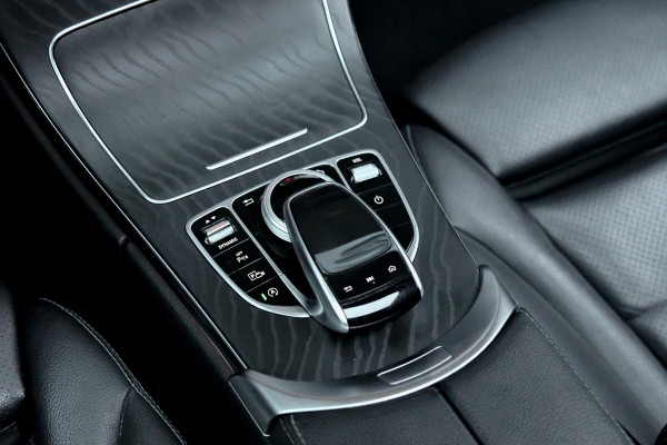 Mercedes-Benz C-Klasse 200 AMG Night ed. Pano, ACC, Keyless, Leder, Camera, Sfeer, Dodeh, CarPlay!