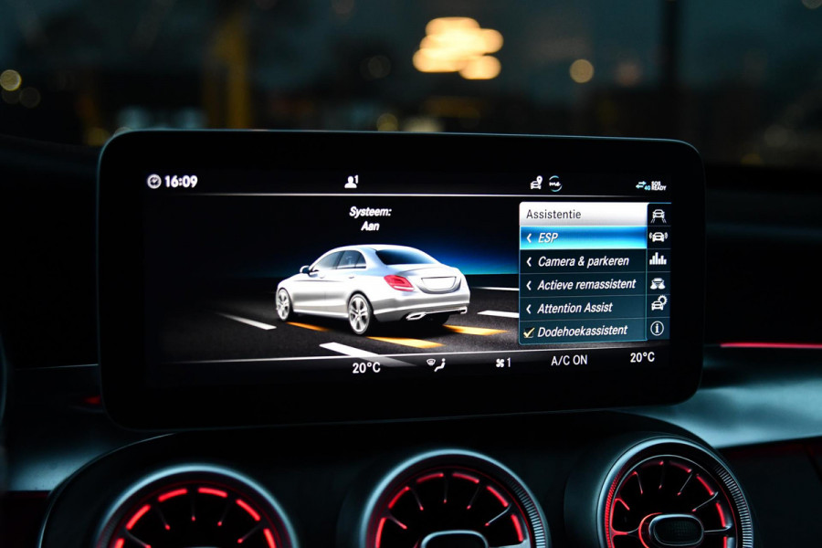 Mercedes-Benz C-Klasse 200 AMG Night ed. Pano, ACC, Keyless, Leder, Camera, Sfeer, Dodeh, CarPlay!