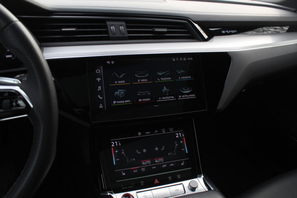 Audi e-tron Sportback 50 quattro S edition 71 kWh / SOH 94,4% / Trekhaak / Panoramadak / Camera / Luchtvering / 20'' / Leder&Alcantara / DAB / ACC / Navigatie / Stoelverwarming