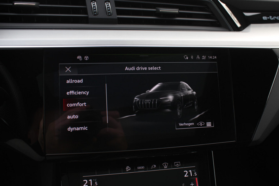 Audi e-tron Sportback 50 quattro S edition 71 kWh / SOH 94,4% / Trekhaak / Panoramadak / Camera / Luchtvering / 20'' / Leder&Alcantara / DAB / ACC / Navigatie / Stoelverwarming