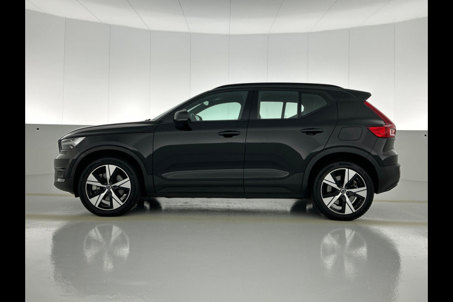 Volvo XC40 Recharge 78KWH. SOH 91% AWD R-Design / Pdc.+Camera / 1/2 Leder / Stoel-Stuurverwarming / Navigatie / Apk 05-2027