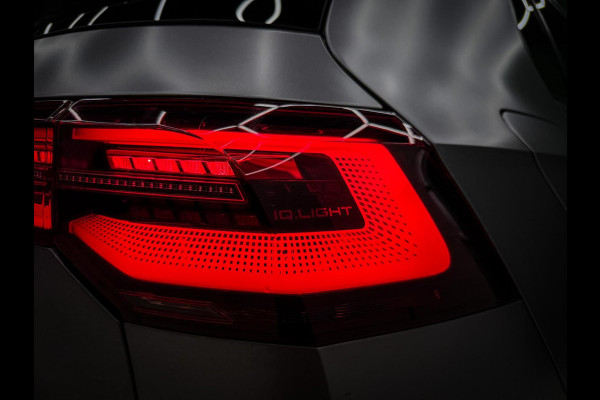 Volkswagen Golf 2.0 TSI R 4Motion H/K | Head-up | IQ | Pano