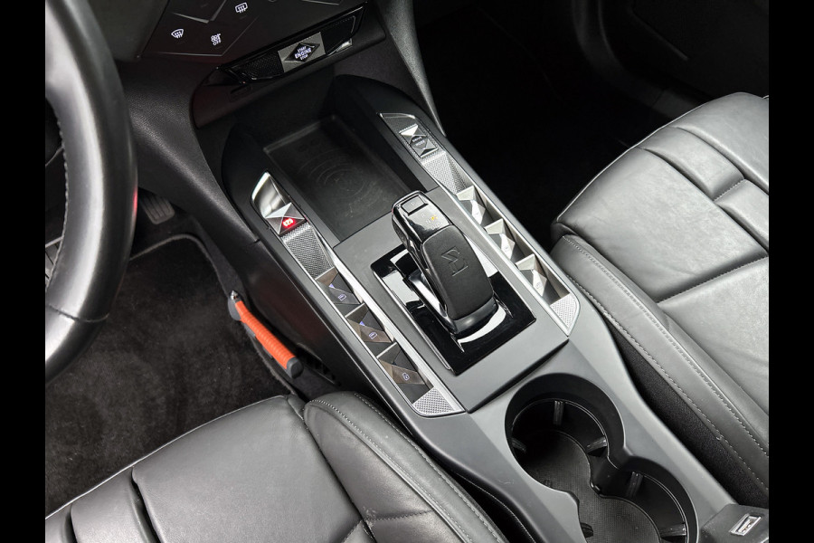DS DS 3 Crossback E-Tense Executive 50 kWh / 100% Elektrisch / 100% Stijlvol / Cruise ctr. / Lm velg. / Airco-ecc / Navigatie / DAB / Privacy Glass / Achteruitrijcamera met 180° Vision + parkeersensoren vóór en achter / Apk 05-2027