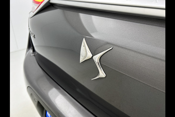 DS DS 3 Crossback E-Tense Executive 50 kWh / 100% Elektrisch / 100% Stijlvol / Cruise ctr. / Lm velg. / Airco-ecc / Navigatie / DAB / Privacy Glass / Achteruitrijcamera met 180° Vision + parkeersensoren vóór en achter / Apk 05-2027