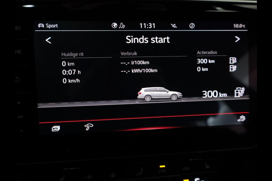 Volkswagen Passat Variant 1.4 TSI PHEV GTE Business 218 pk Automaat (DSG) | Navigatie | Parkeersensoren (Park assist) | Achteruitrijcamera | Stoelverwarming | Matrix LED koplampen |