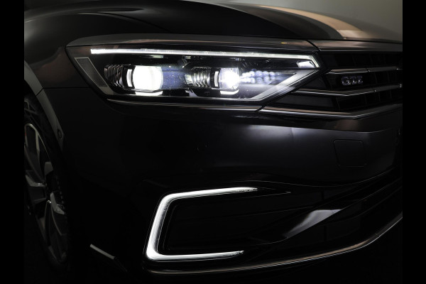 Volkswagen Passat Variant 1.4 TSI PHEV GTE Business 218 pk Automaat (DSG) | Navigatie | Parkeersensoren (Park assist) | Achteruitrijcamera | Stoelverwarming | Matrix LED koplampen |