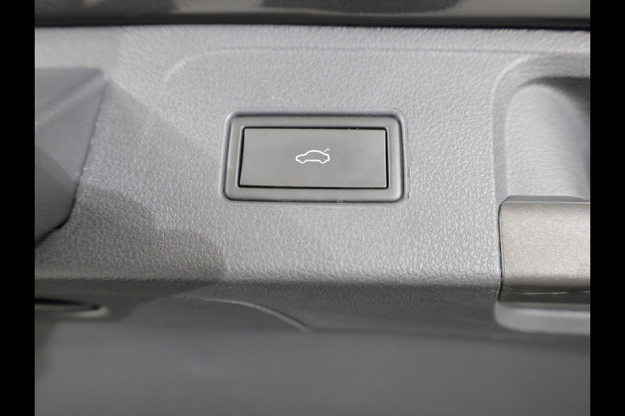 Volkswagen Passat Variant 1.4 TSI PHEV GTE Business 218 pk Automaat (DSG) | Navigatie | Parkeersensoren (Park assist) | Achteruitrijcamera | Stoelverwarming | Matrix LED koplampen |