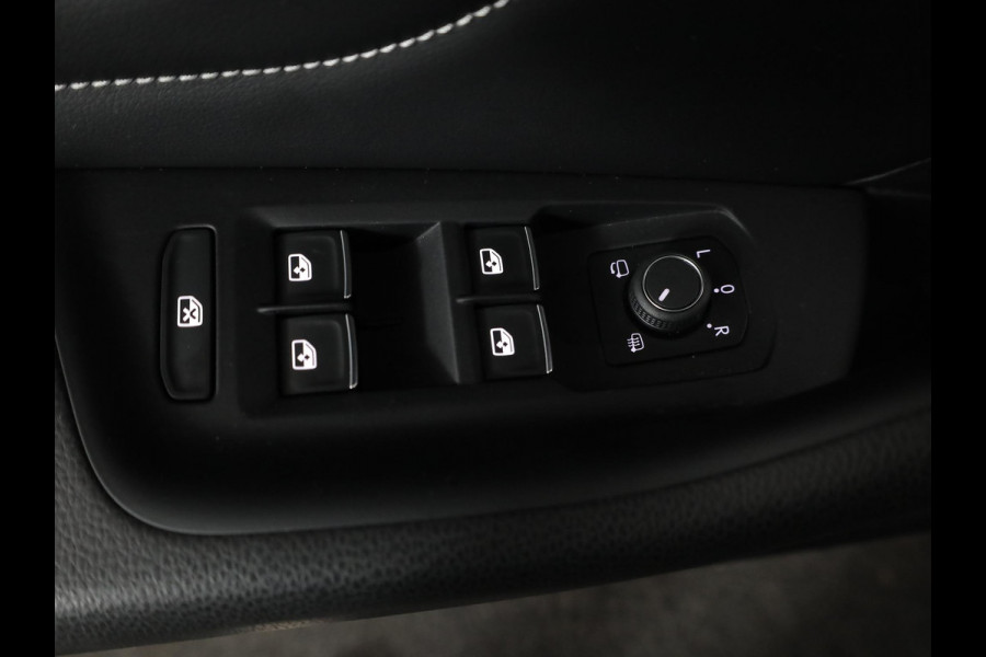 Volkswagen Passat Variant 1.4 TSI PHEV GTE Business 218 pk Automaat (DSG) | Navigatie | Parkeersensoren (Park assist) | Achteruitrijcamera | Stoelverwarming | Matrix LED koplampen |