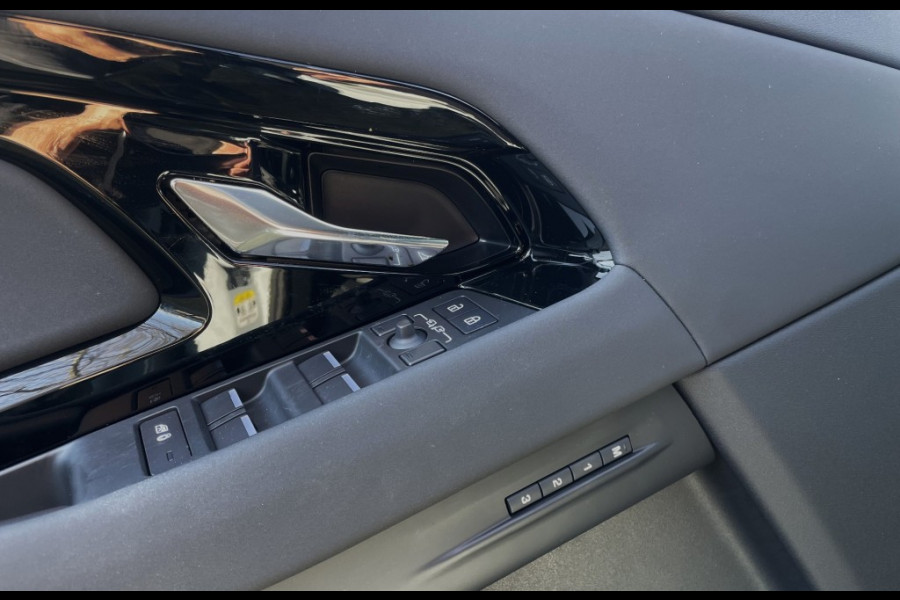 Land Rover Range Rover Evoque P270e Dynamic SE Carpathian Grey Black Pack Panodak ACC Meridian SoundStoel+Stuurverwarming