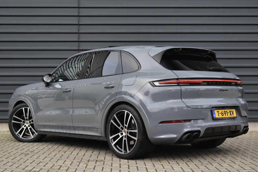 Porsche Cayenne 3.0 E-Hybrid 470pk SportDesign | Pano | Bijrij. Display | Matrix | ACC | 22'' Wielen | Trekhaak | Achterasbest. | Bose |