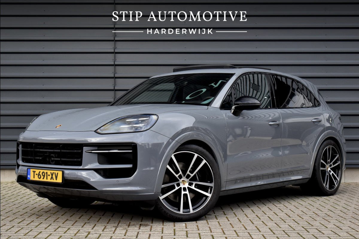 Porsche Cayenne 3.0 E-Hybrid 470pk SportDesign | Pano | Bijrij. Display | Matrix | ACC | 22'' Wielen | Trekhaak | Achterasbest. | Bose |
