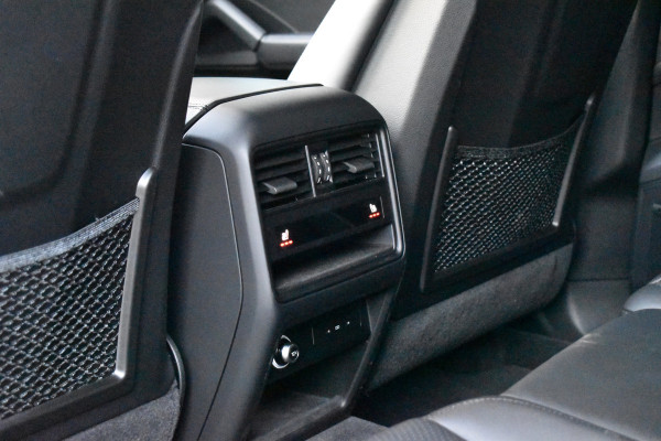 Porsche Cayenne 3.0 E-Hybrid 470pk SportDesign | Pano | Bijrij. Display | Matrix | ACC | 22'' Wielen | Trekhaak | Achterasbest. | Bose |