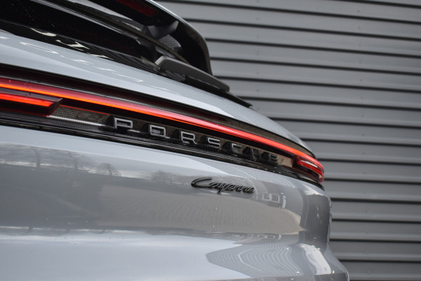 Porsche Cayenne 3.0 E-Hybrid 470pk SportDesign | Pano | Bijrij. Display | Matrix | ACC | 22'' Wielen | Trekhaak | Achterasbest. | Bose |