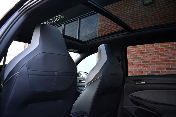 Volkswagen Golf 1.5 eTSI R-Line Pano 19inch Trekh IQ-light ACC Camera