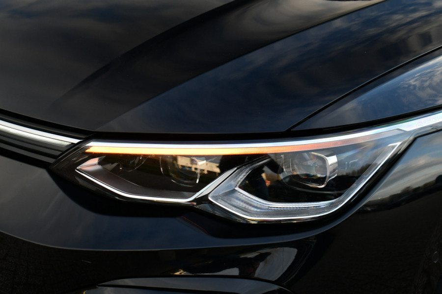 Volkswagen Golf 1.5 eTSI R-Line Pano 19inch Trekh IQ-light ACC Camera