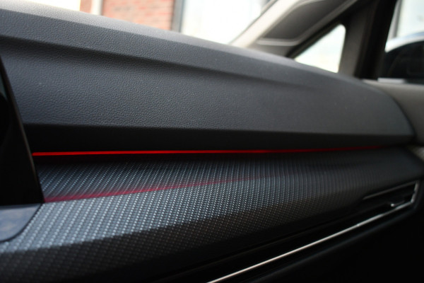 Volkswagen Golf 1.5 eTSI R-Line Pano 19inch Trekh IQ-light ACC Camera