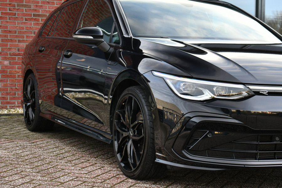 Volkswagen Golf 1.5 eTSI R-Line Pano 19inch Trekh IQ-light ACC Camera