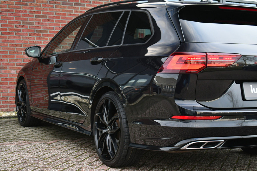 Volkswagen Golf 1.5 eTSI R-Line Pano 19inch Trekh IQ-light ACC Camera